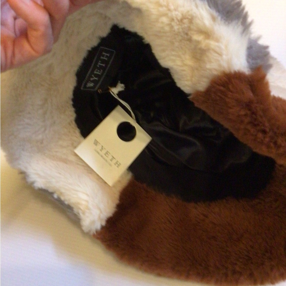 RARE sALE Wyeth faux fur patch bucket hat - Picture 4 of 6